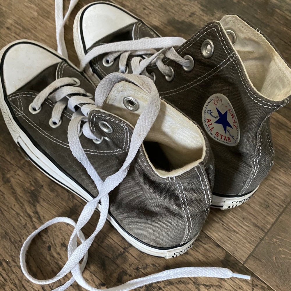 GREY CONVERSE HIGH TOPS